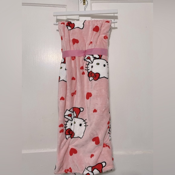 New Hello Kitty Pink Plush Throw Blanket 50x70 Viral Tik Tok Valentines Day - Picture 2 of 6